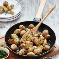 Staub 11" Fry Pan With Wooden Handle | Matte Black -Cuisinart Sales Shop 14297 rgb 300dpi