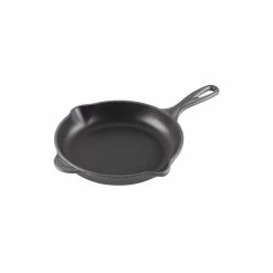 Le Creuset 9" Classic Skillet | Oyster