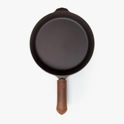 Field Company (Made In USA) Leather Skillet Handle Cover | Brown -Cuisinart Sales Shop 202001 hg fieldco brown leather shot1