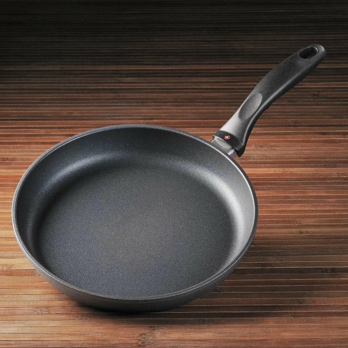 Swiss Diamond | HD Fry Pan - 10.25" 4 Swiss Diamond | HD Fry Pan - 10.25" - Image 2