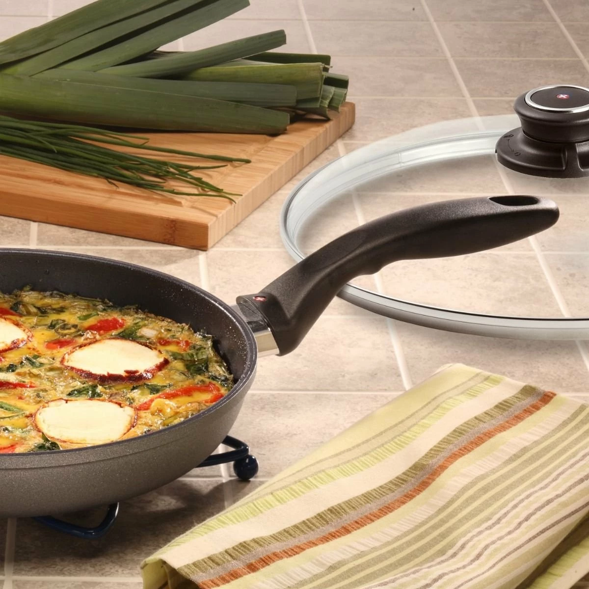 Swiss Diamond | HD Fry Pan - 10.25" 5 Swiss Diamond | HD Fry Pan - 10.25" - Image 3