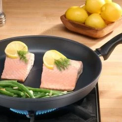 Swiss Diamond | HD Fry Pan With Lid - 12.5" -Cuisinart Sales Shop 6432 food 2017 10 27 20 11 39 utc 1