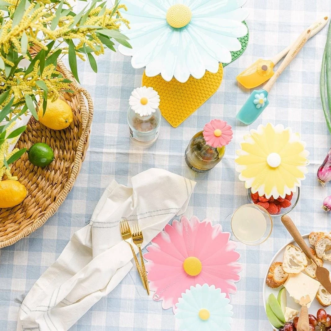 Charles Viancin Silicone Lid | 8" Daisy (Pink With White) 6 Charles Viancin Silicone Lid | 8" Daisy (Pink With White) - Image 4