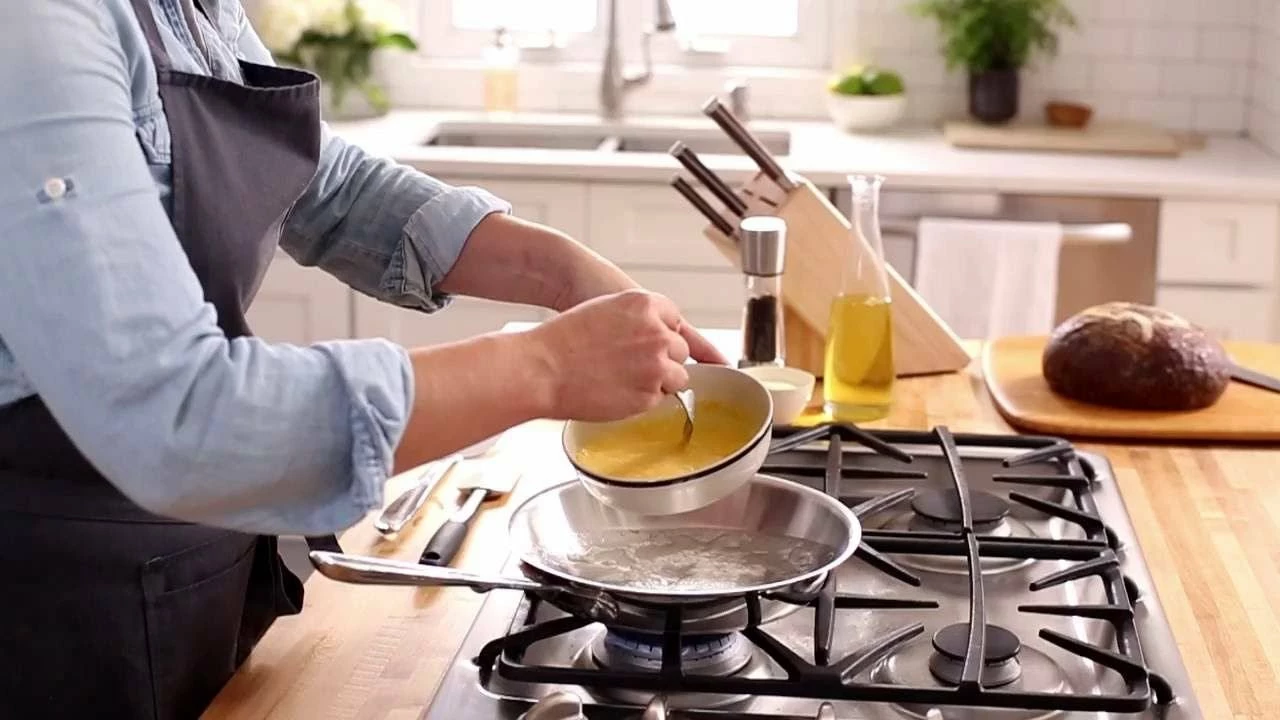 All-Clad Copper Core 5-Ply Bonded Stainless Steel Fry Pan | 12" 11 All-Clad Copper Core 5-Ply Bonded Stainless Steel Fry Pan | 12" - Image 9