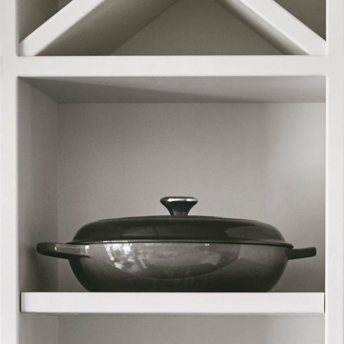 Le Creuset 5 Qt. Signature Enameled Cast Iron Braiser With Stainless Steel Knob | Oyster Grey 4 Le Creuset 5 Qt. Signature Enameled Cast Iron Braiser With Stainless Steel Knob | Oyster Grey - Image 2