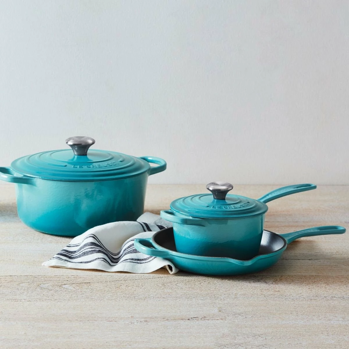 Le Creuset 5-Piece Signature Cookware Set With Stainless Steel Knobs | Caribbean Blue - Image 2