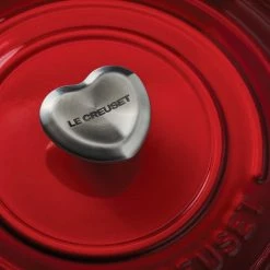 Le Creuset 3.5 Qt. Round Signature Dutch Oven With Stainless Steel Heart Knob | Cerise/Cherry Red -Cuisinart Sales Shop rs13352 201020 lecreuset heartknob 0538 ret2