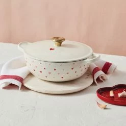 Le Creuset L'Amour 2.75 Qt. Enameled Cast Iron Soup Pot With Gold Knob & Heart Applique | White -Cuisinart Sales Shop rs13359 201020 lecreuset lamoursouppot 0423 ret