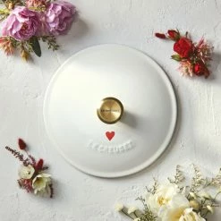 Le Creuset L'Amour 2.75 Qt. Enameled Cast Iron Soup Pot With Gold Knob & Heart Applique | White -Cuisinart Sales Shop rs13360 201020 lecreuset lamoursouppot 0659 ret