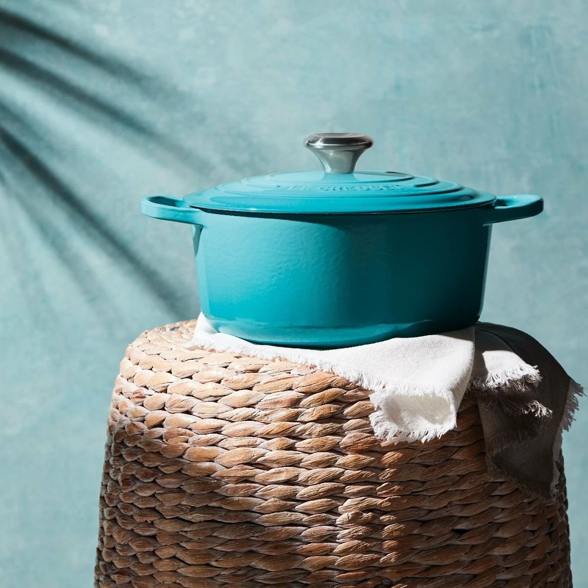 Le Creuset 5.5 Qt. Round Signature Cast Iron Dutch Oven With Stainless Steel Knob | Caribbean Blue 8 Le Creuset 5.5 Qt. Round Signature Cast Iron Dutch Oven With Stainless Steel Knob | Caribbean Blue - Image 6