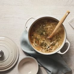 Le Creuset 5.5 Qt. Round Signature Cast Iron Dutch Oven With Stainless Steel Knob | Meringue White -Cuisinart Sales Shop rs9179 spring 2019 meringuesouprdo 0848