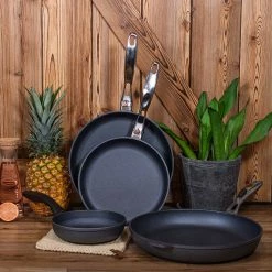 Swiss Diamond | HD Fry Pan With Stainless Steel Handle - 11" -Cuisinart Sales Shop swiss diamond lifestyles square 0001 swiss diamond lifestyles 2022 3294