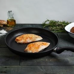 Swiss Diamond | XD Fry Pan With Lid - 12.5" -Cuisinart Sales Shop swiss1 3
