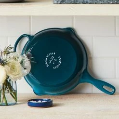 Le Creuset 9" Signature Enameled Cast Iron Skillet | Deep Teal -Cuisinart Sales Shop teal