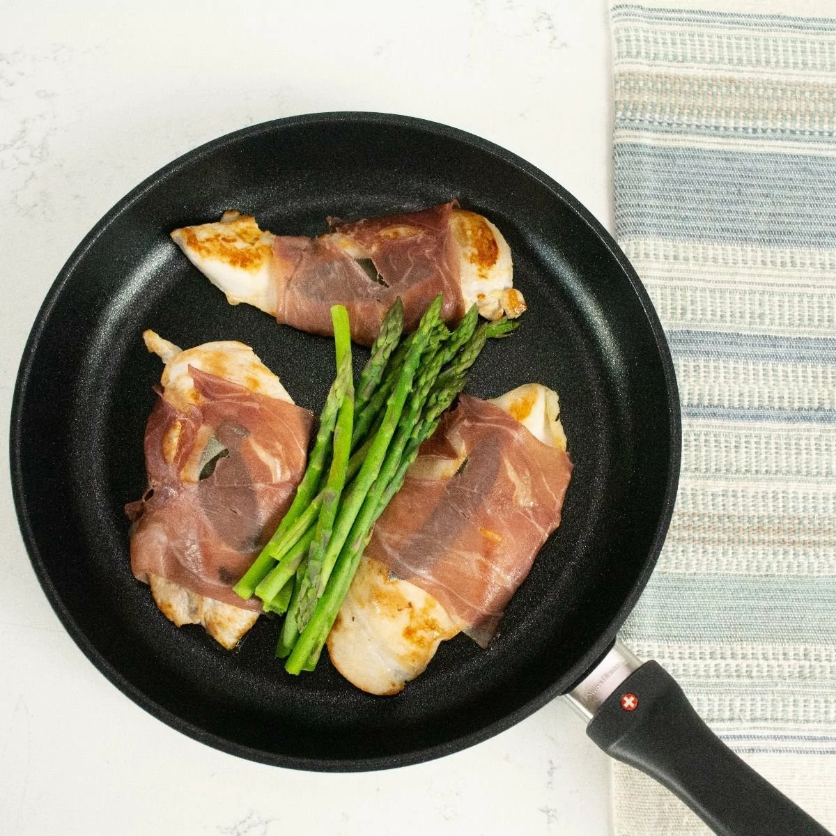 Swiss Diamond | HD Fry Pan - 10.25" 6 Swiss Diamond | HD Fry Pan - 10.25" - Image 4